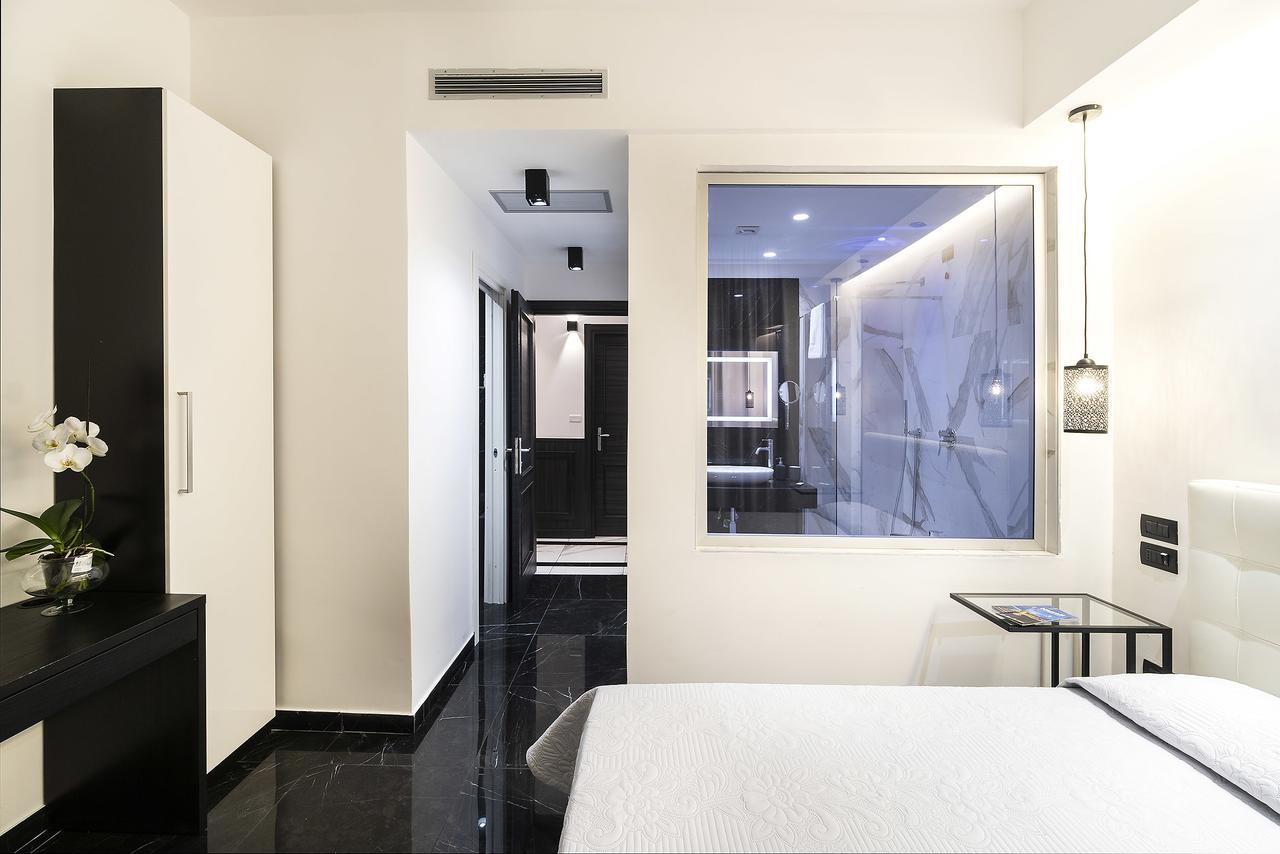 Chez Anna B&B - Adults Only เนเปิลส์ ภายนอก รูปภาพ